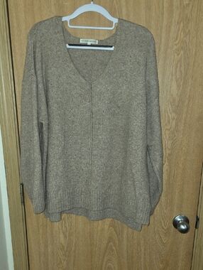 💫Neutral Taupe V‑Neck Sweater